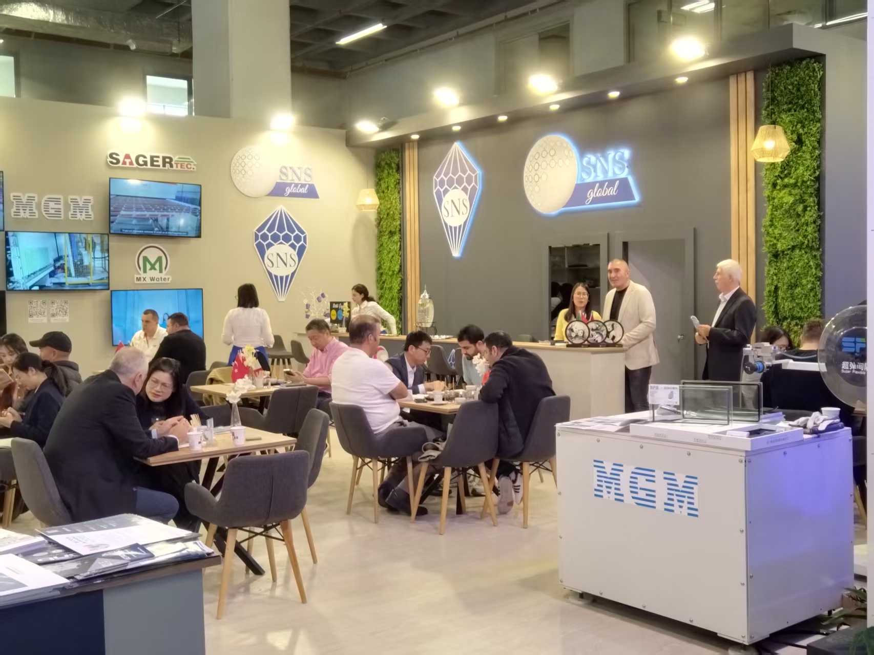 1764170356800413.jpg 封面图主.jpg